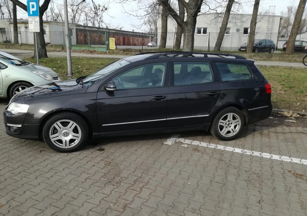 Volkswagen Passat cena 14500 przebieg: 275000, rok produkcji 2005 z Piaseczno małe 667